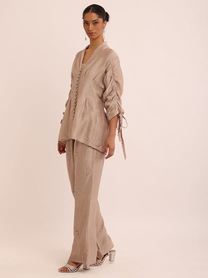 DP IVORYJACKET & FLOWER EMB PANTS