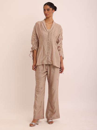DP IVORYJACKET & FLOWER EMB PANTS