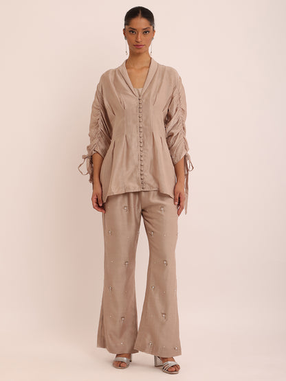 DP IVORYJACKET & FLOWER EMB PANTS
