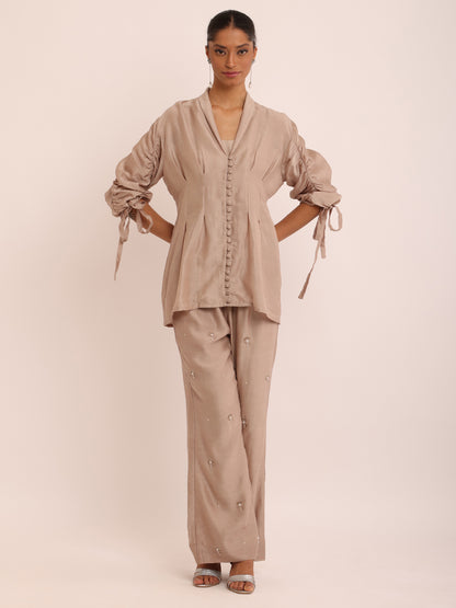 DP IVORYJACKET & FLOWER EMB PANTS