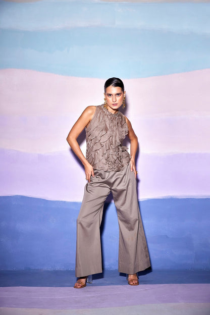 ROUND EMB RUFFLE TOP & BOXY PANTS – AW7